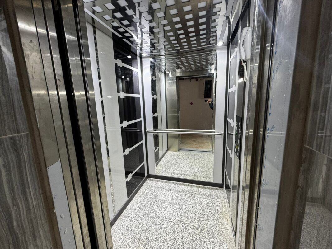YILMAZER’DEN 1762 CAD ÜZERİNDE CAM BALKONLU 140 M2 GENİŞ KİRALIK
